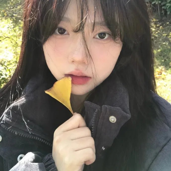 黑夜中的玻璃人偶